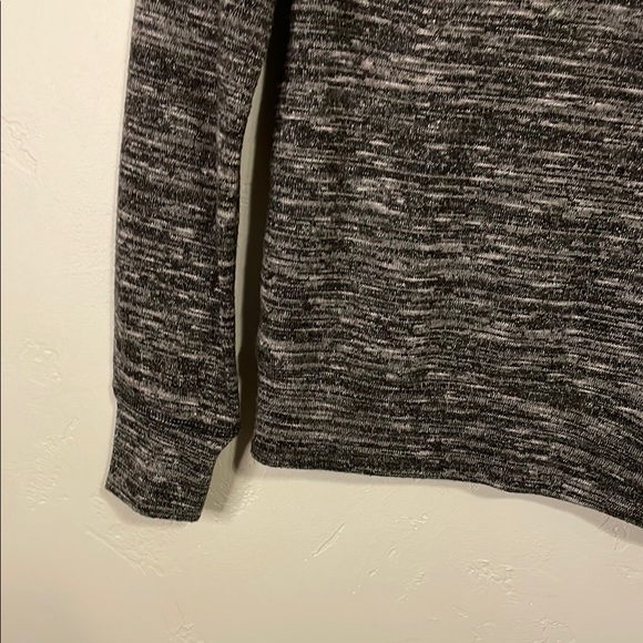 Wisconsin Badgers Women's Gray Sweatshirt - Picture 5 of 7